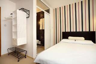Хостелы Family Hotel Amor Русе Двухместный номер с 1 кроватью или 2 отдельными кроватями-31
