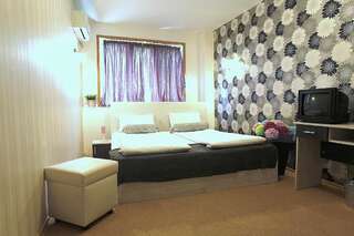 Хостелы Family Hotel Amor Русе Двухместный номер с 1 кроватью или 2 отдельными кроватями-39